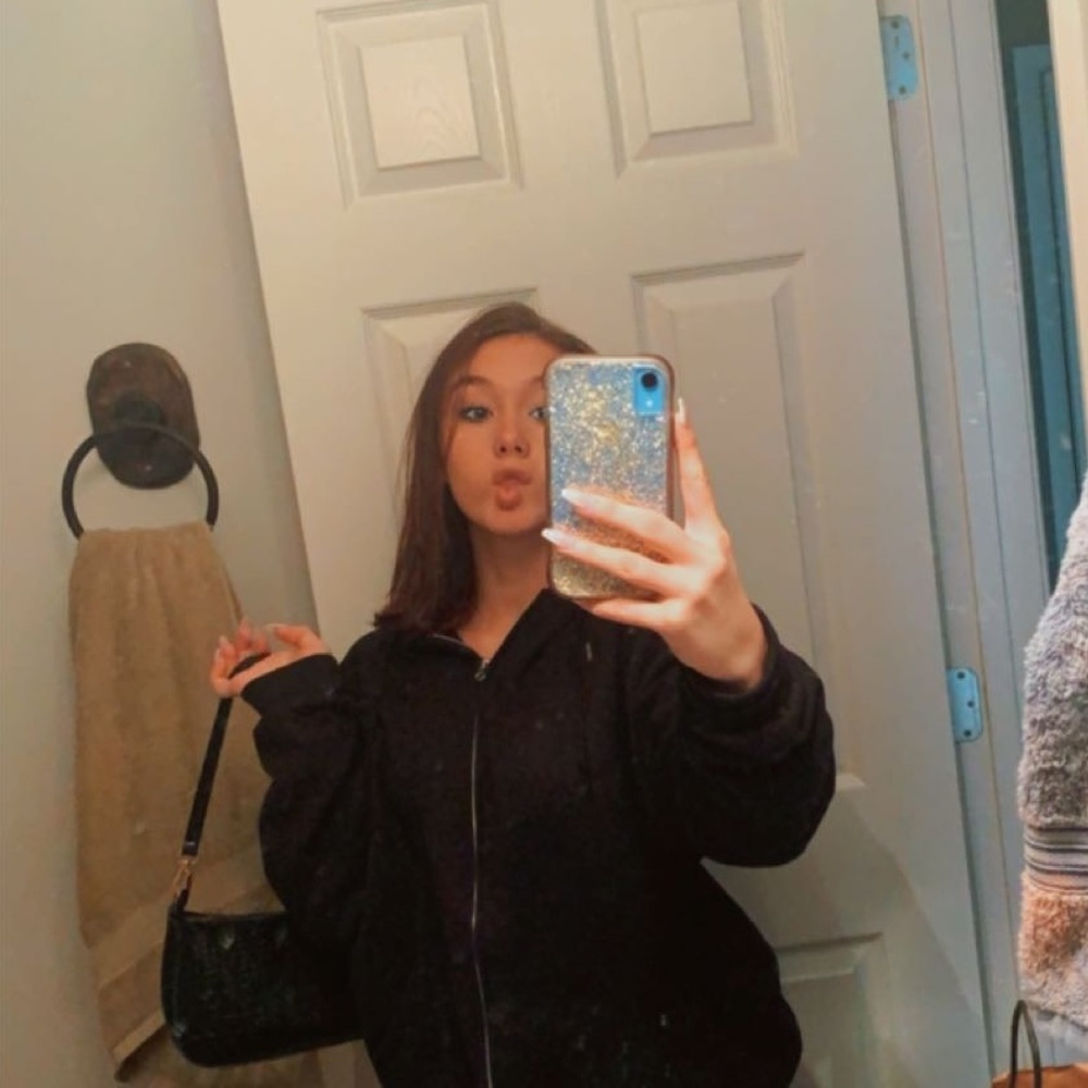 Meet your Posher, Stefani